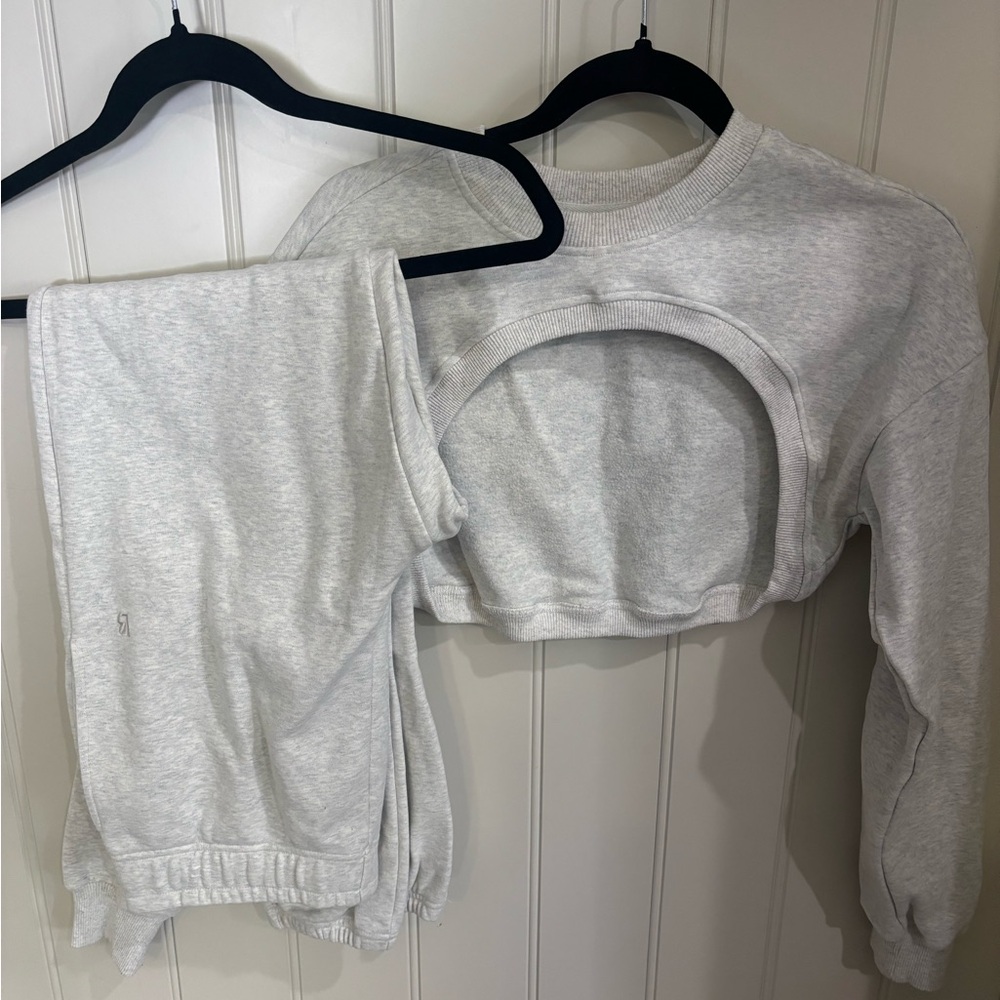 BuffBunny Light Gray Sweatshirt and Joggers Set